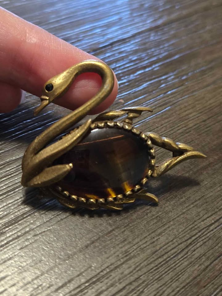 Curved-Neck Swan Pin · Gold-Tone Bird with Brown Inset, additional view — original item photo Curved-Neck Swan Pin · Gold-Tone Bird with Brown Inset, additional view — original item photo