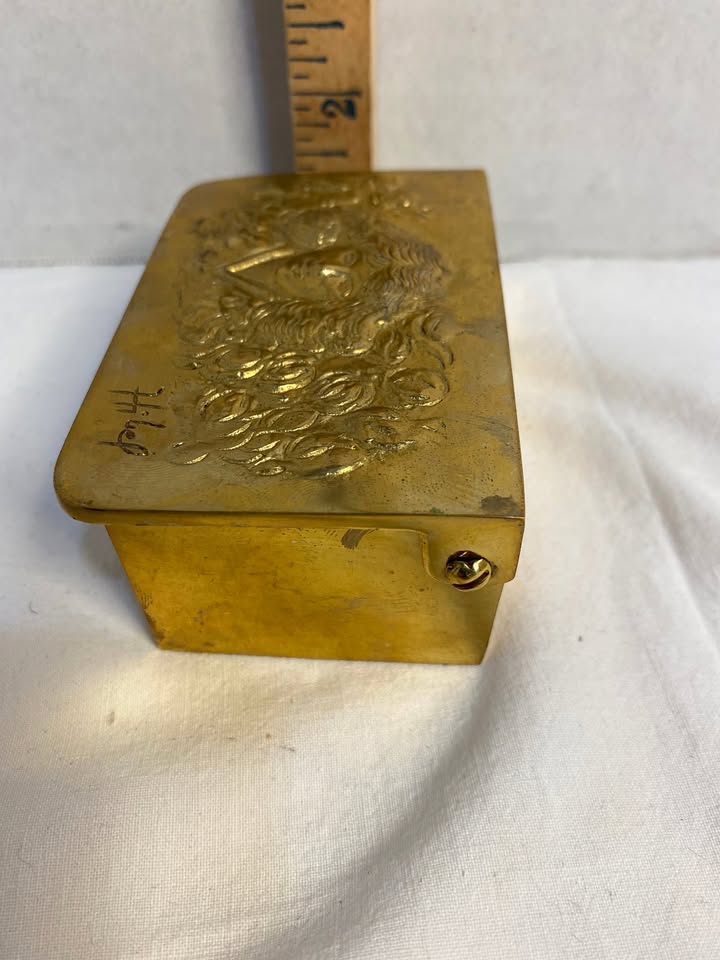 Hibel-Marked Portrait Keepsake Box · Floral Relief Lid, additional view — original item photo Hibel-Marked Portrait Keepsake Box · Floral Relief Lid, additional view — original item photo