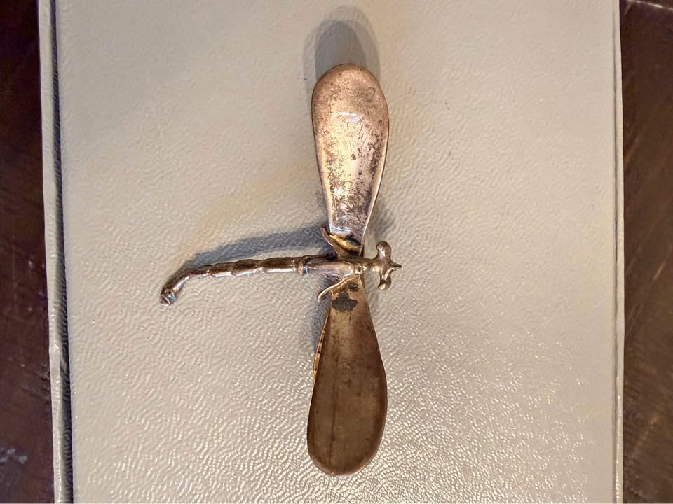 Mexico-Marked Dragonfly Pin · Sculptural Silver-Tone Wings, additional view — original item photo Mexico-Marked Dragonfly Pin · Sculptural Silver-Tone Wings, additional view — original item photo