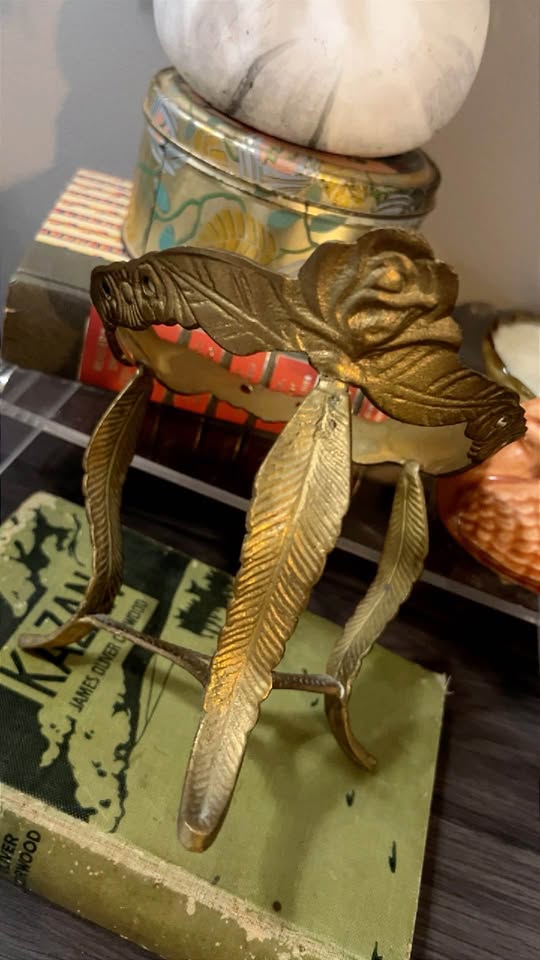Rose-Leaf Pedestal · Brass-Tone Decorative Stand, additional view — original item photo