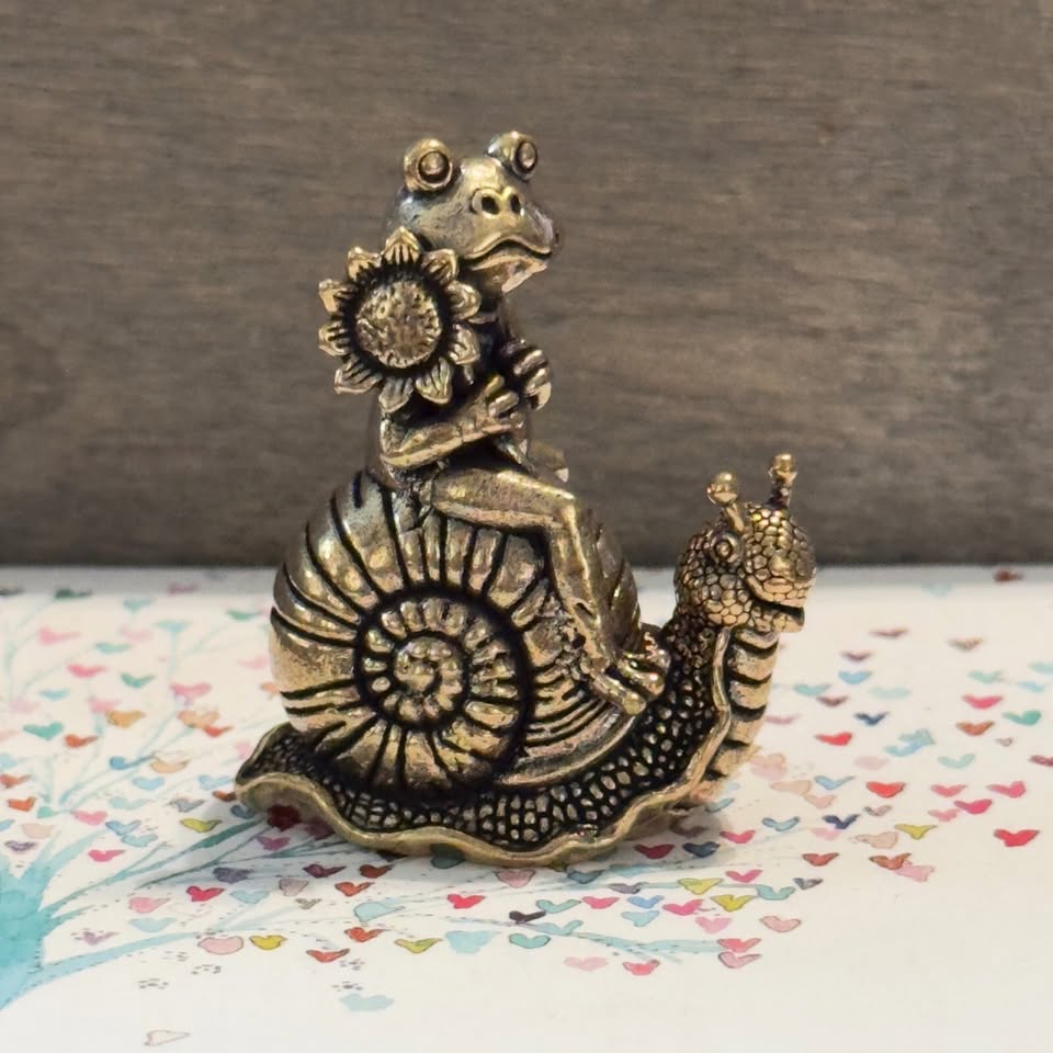 Sunflower Frog & Snail · Tiny Woodland Shelf Figurine, additional view — original item photo