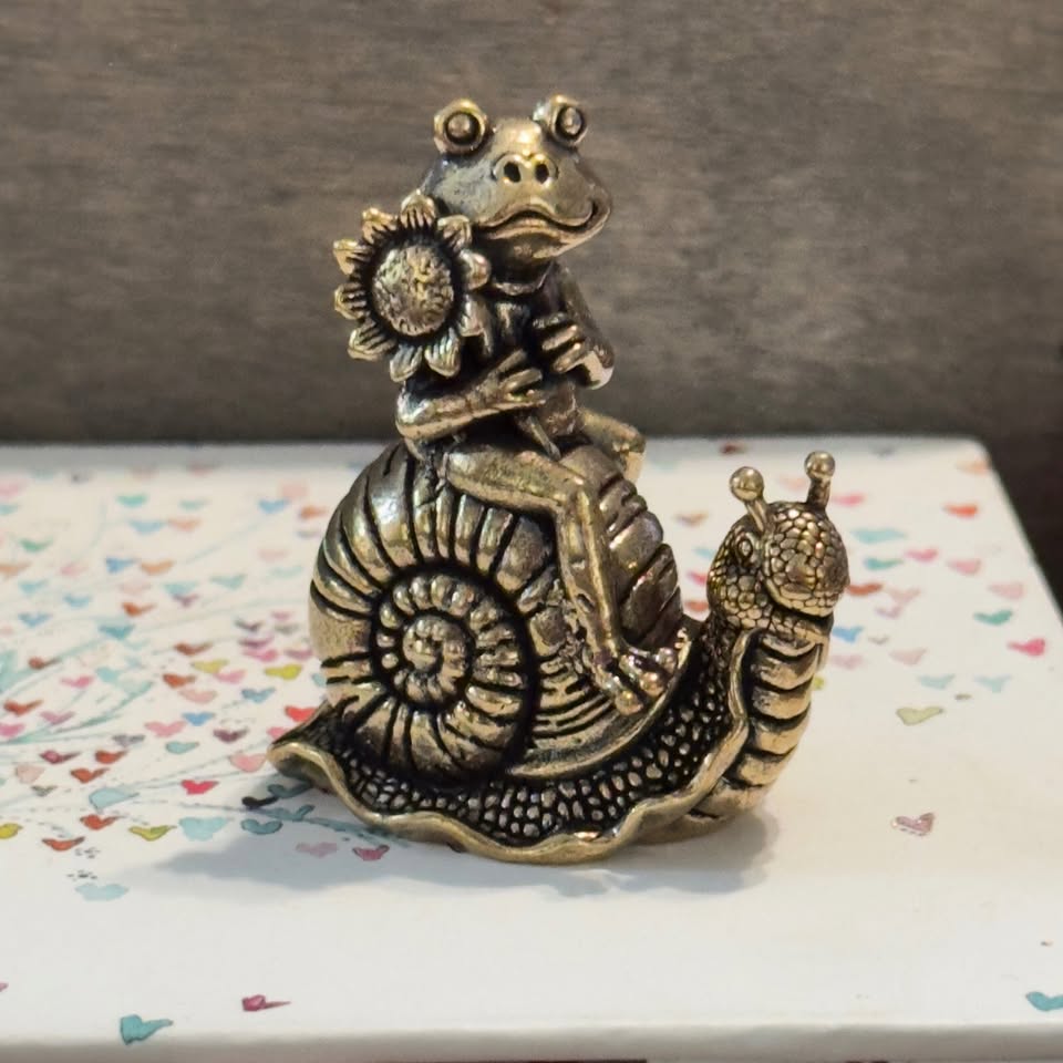 Sunflower Frog & Snail · Tiny Woodland Shelf Figurine, additional view — original item photo